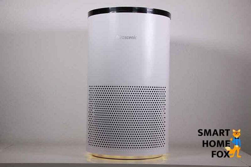 Man sieht den farbigen LED-Ring des Proscenic Luftreinigers.